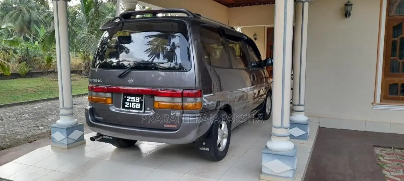Nissan SERENA 1998 Van (Used)