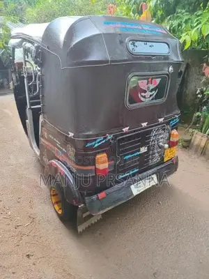 Bajaj 2 Stroke 2006 Three Wheel (Used)