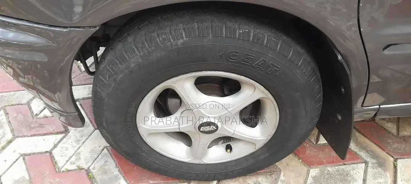 Nissan SERENA 1998 Van (Used)