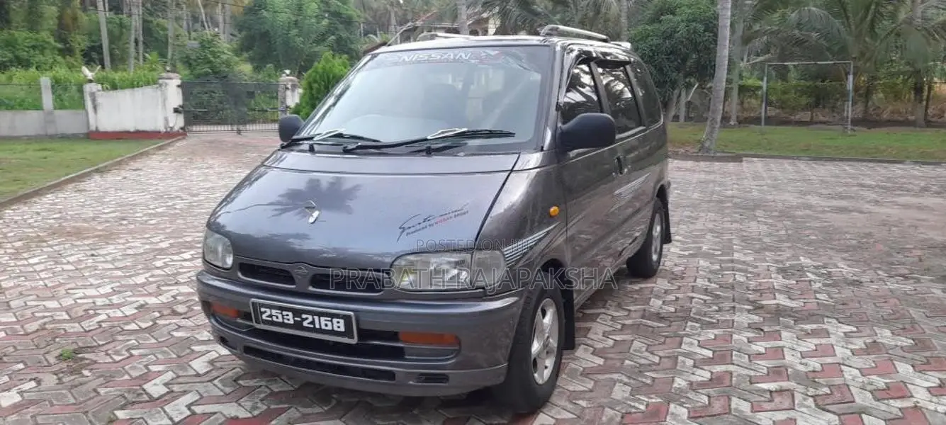Nissan SERENA 1998 Van (Used)