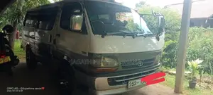 Toyota Dolphin LH113 1995 Van (Used)