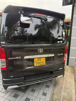 Toyota KDH Super 2011 Van (Used)