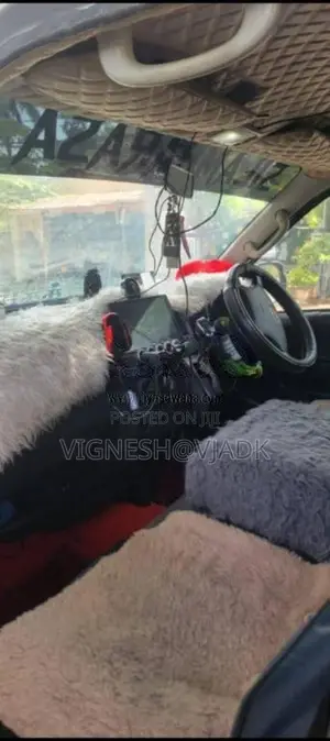 Toyota TRH200 2012 Van (Used)