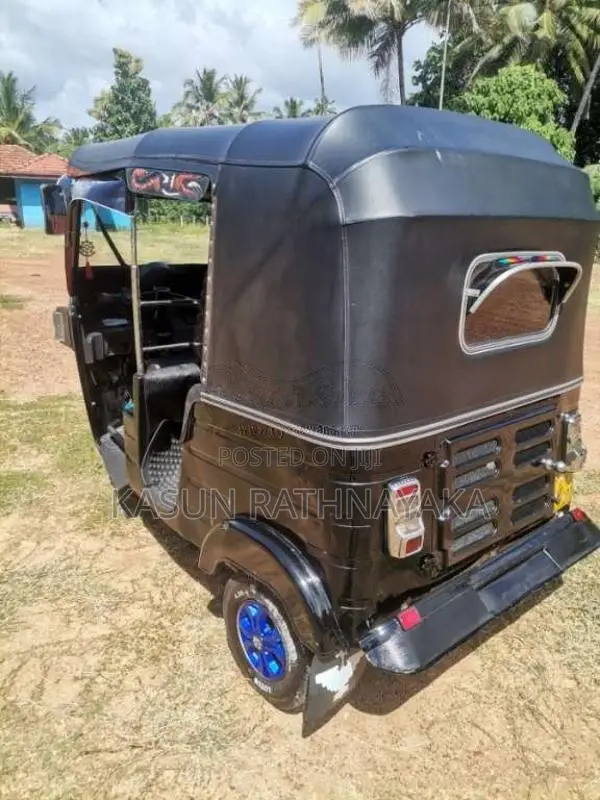 Bajaj 4 Stroke 2010 Three Wheel (Used)