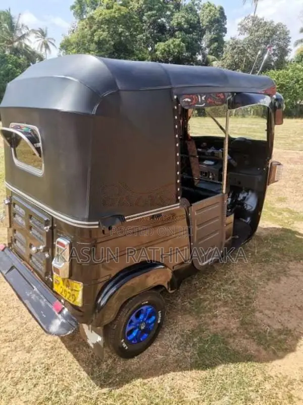 Bajaj 4 Stroke 2010 Three Wheel (Used)