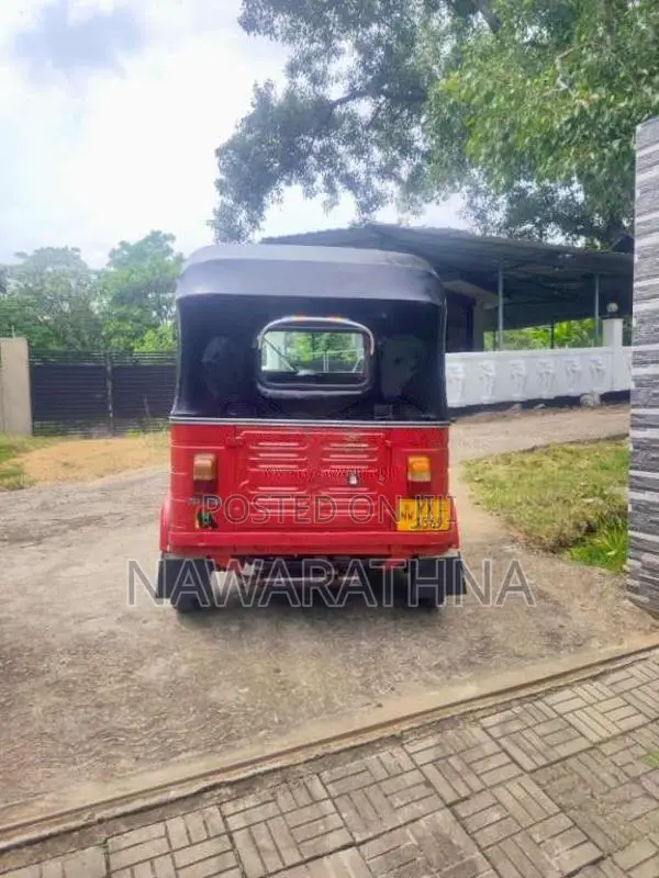 Bajaj 4 stroke 2012 Three Wheel (Used)