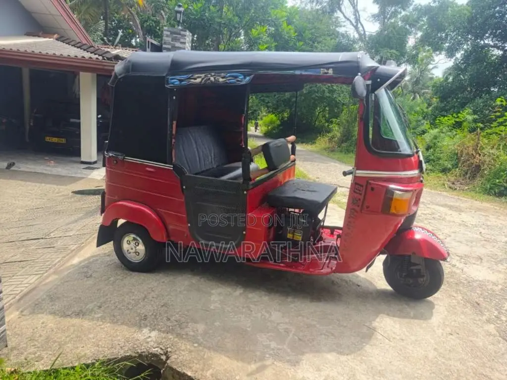 Bajaj 4 stroke 2012 Three Wheel (Used)