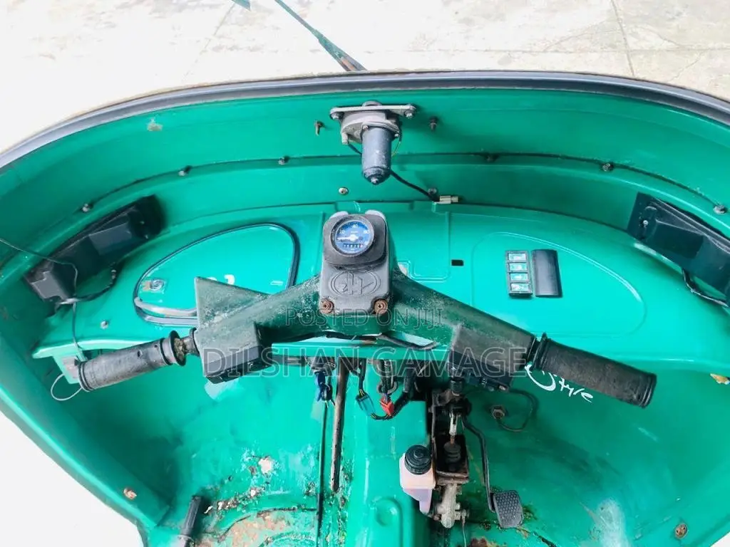 Bajaj 4 Stroke 2008 Three Wheel (Used)
