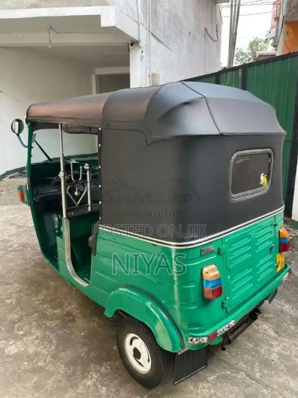 Bajaj RE 205 2012 Three Wheel (Used)