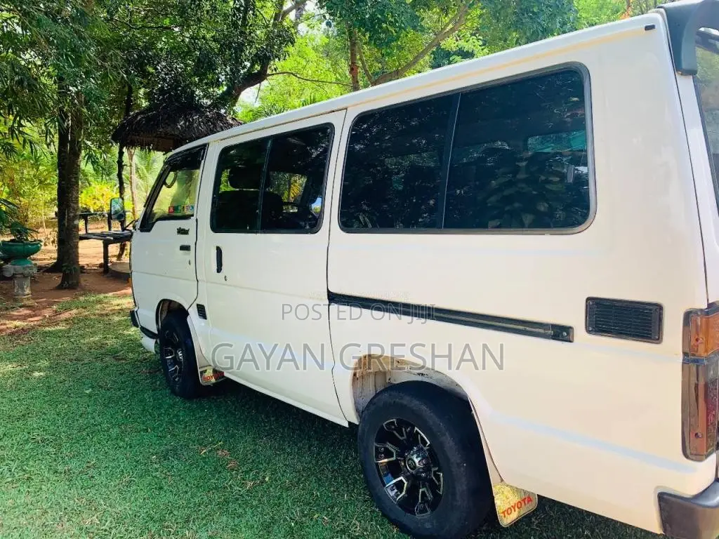 Toyota Hiace SHell 1988 Van (Used)