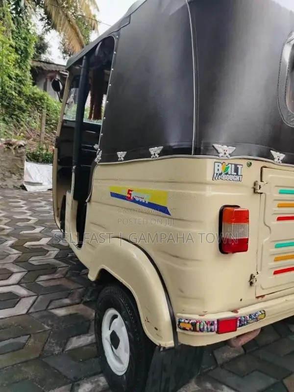 Bajaj 2 Stroke 2000 Three Wheel (Used)