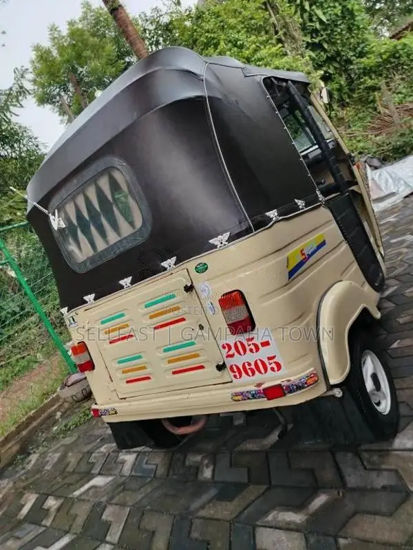 Bajaj 2 Stroke 2000 Three Wheel (Used)
