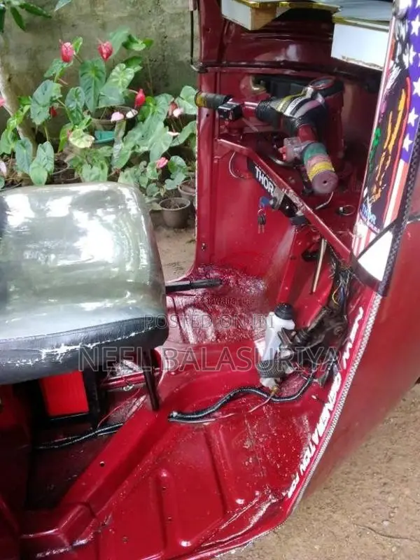 Bajaj 2 Stroke 2004 Three Wheel (Used)