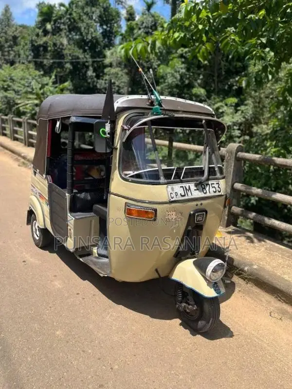 Bajaj RE 2 Stroke 2004 Three Wheel (Used)