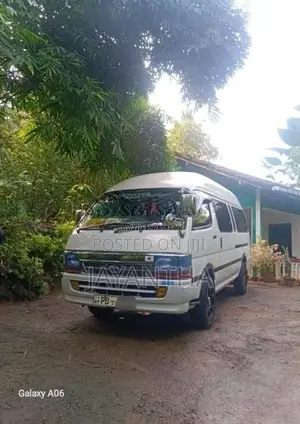 Toyota Dolphin 2007 Van (Used)