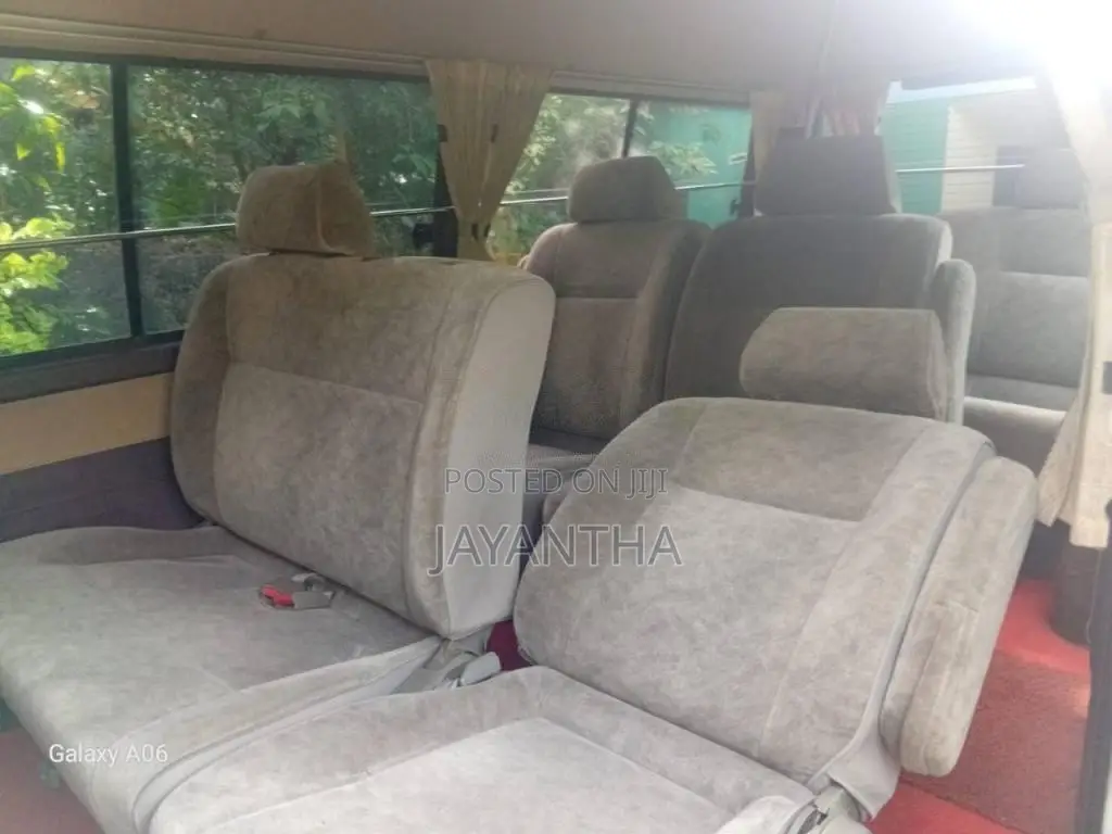 Toyota Dolphin 2007 Van (Used)