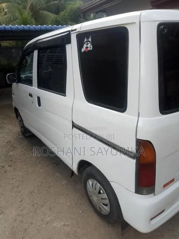 Daihatsu SV 200 2004 Van (Used)