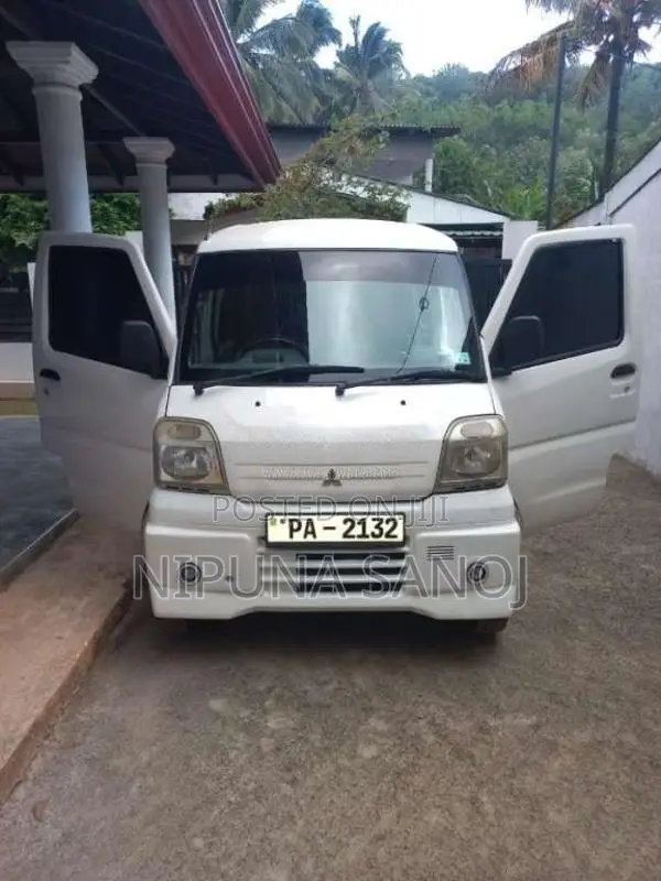 Mitsubishi MiniCab 2000 Van (Used)