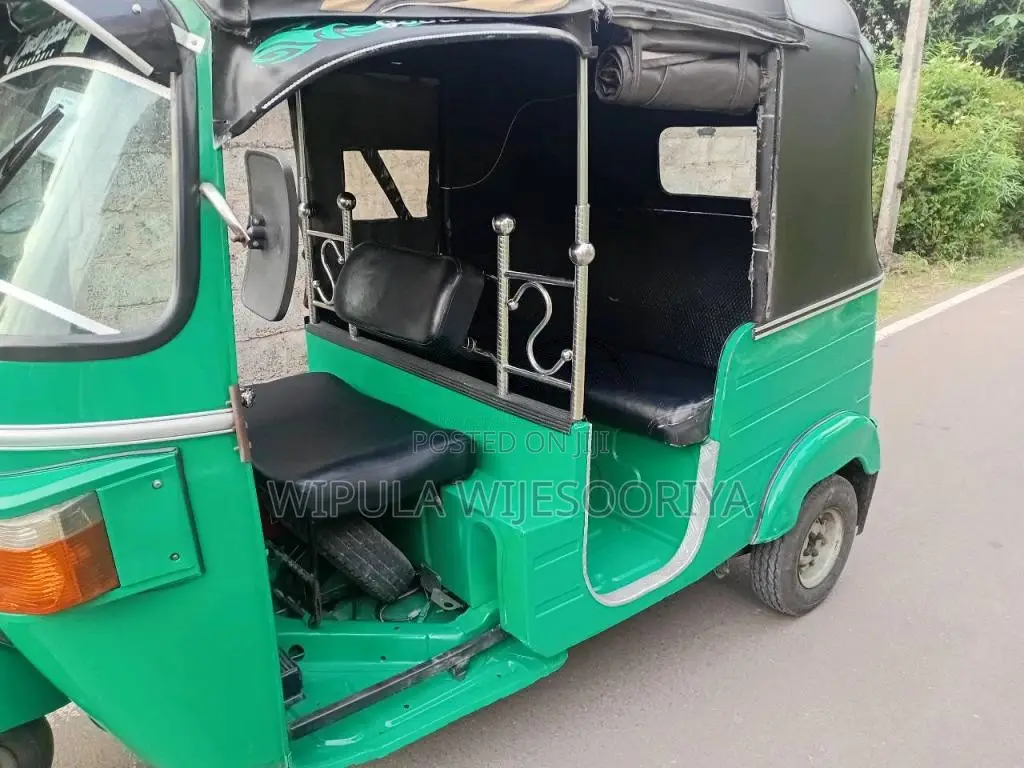 Bajaj 4 stroke 2011 Three Wheel (Used)
