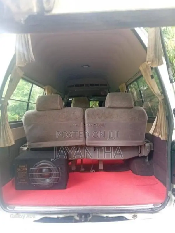 Toyota Dolphin 2007 Van (Used)