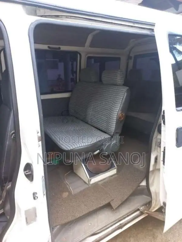 Mitsubishi MiniCab 2000 Van (Used)