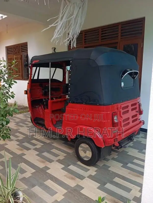 Bajaj 4 Stroke 2007 Three Wheel (Used)