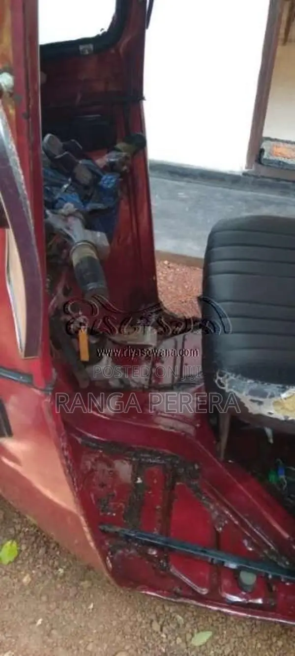 Bajaj 2 Stroke 2000 Three Wheel (Used)