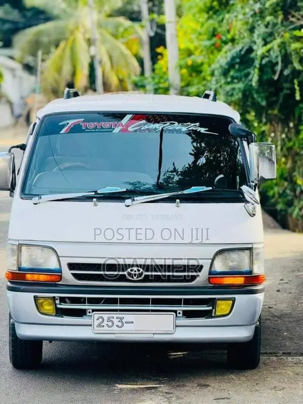 Toyota LH103 Dolphin 1994 Van (Used)