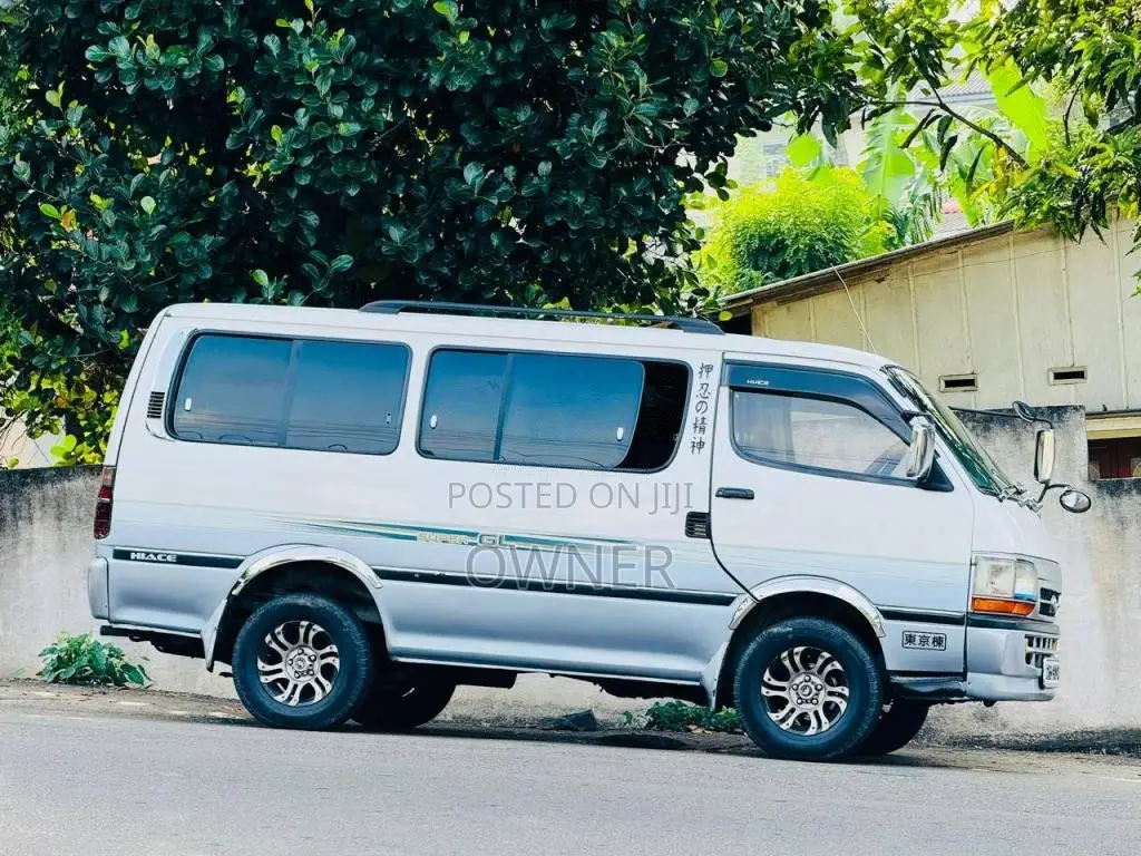 Toyota LH103 Dolphin 1994 Van (Used)