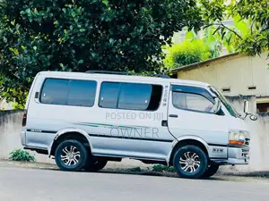 Toyota LH103 Dolphin 1994 Van (Used)