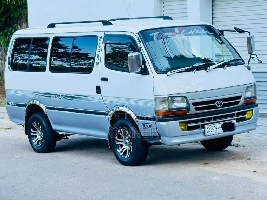 Toyota LH103 Dolphin 1994 Van (Used)