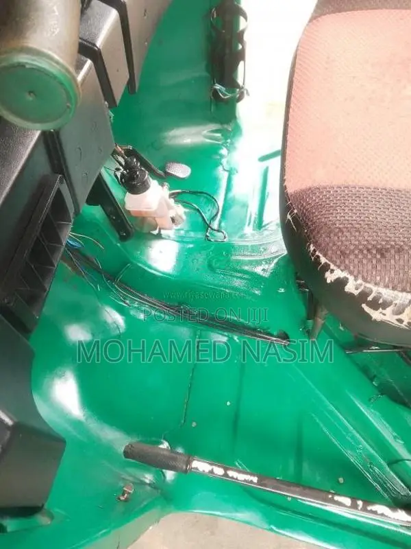 Bajaj 4 Stroke 2014 Three Wheel (Used)