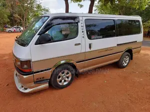 Toyota Dolphin 1996 Van (Used)