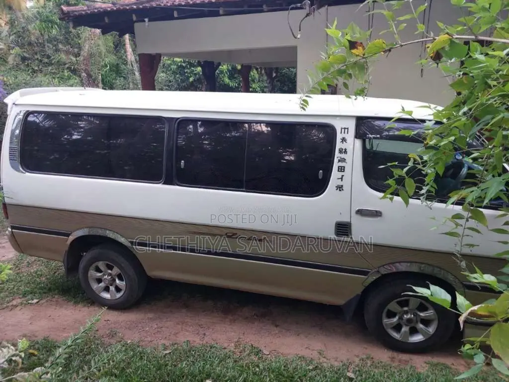 Toyota Dolphin 1996 Van (Used)