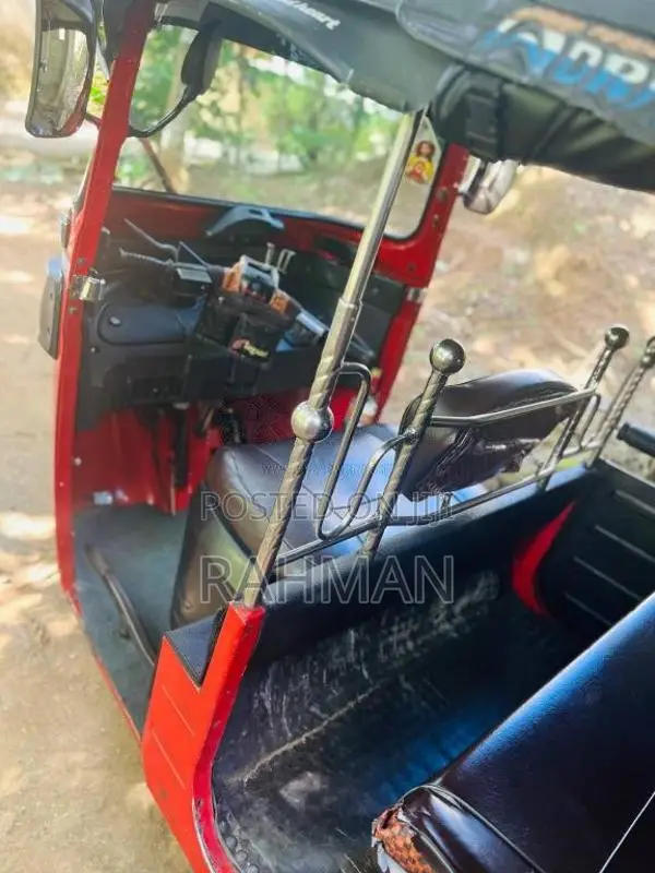Bajaj 4 Stroke 2016 Three Wheel (Used)