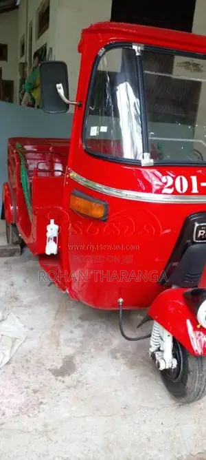 Bajaj RE 2 Stroke 1999 Three Wheel (Used)