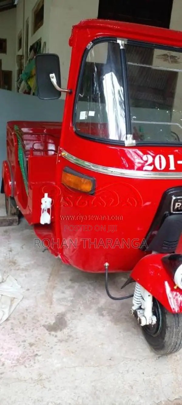 Bajaj RE 2 Stroke 1999 Three Wheel (Used)