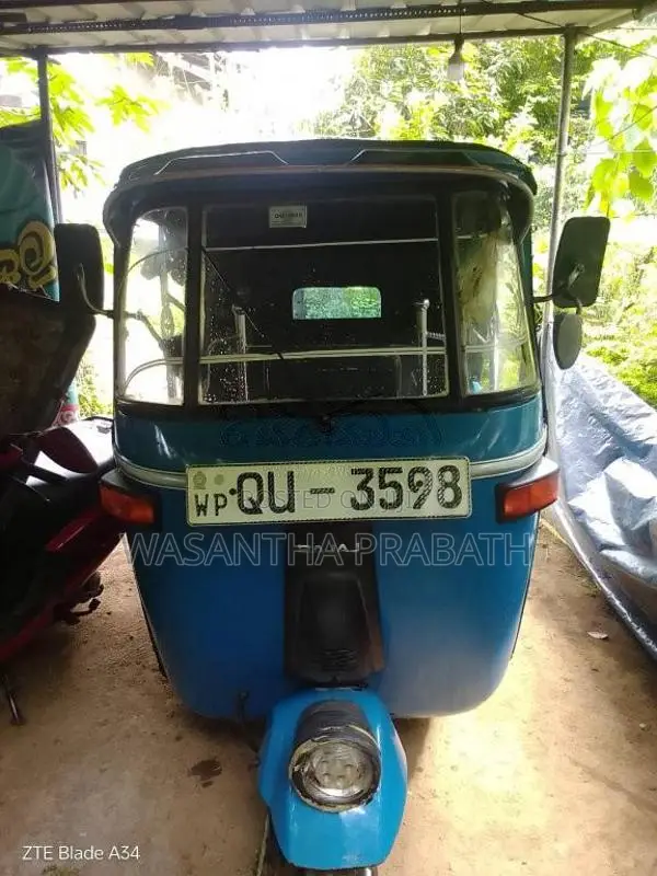 Bajaj 4 Stroke 2009 Three Wheel (Used)