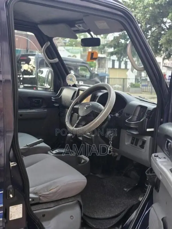 Nissan Clipper 2011 Van (Used)