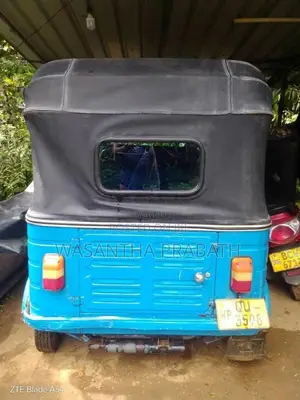Bajaj 4 Stroke 2009 Three Wheel (Used)