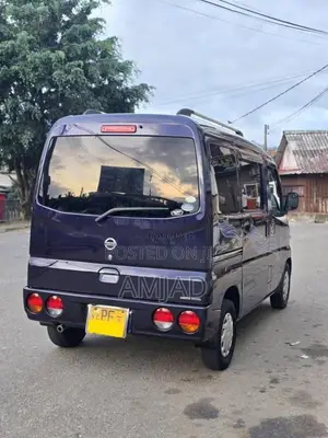 Nissan Clipper 2011 Van (Used)