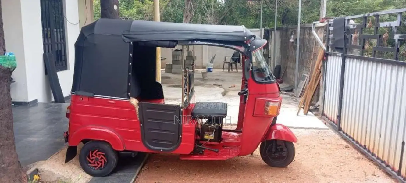 Bajaj 4 Stroke 2010 Three Wheel (Used)