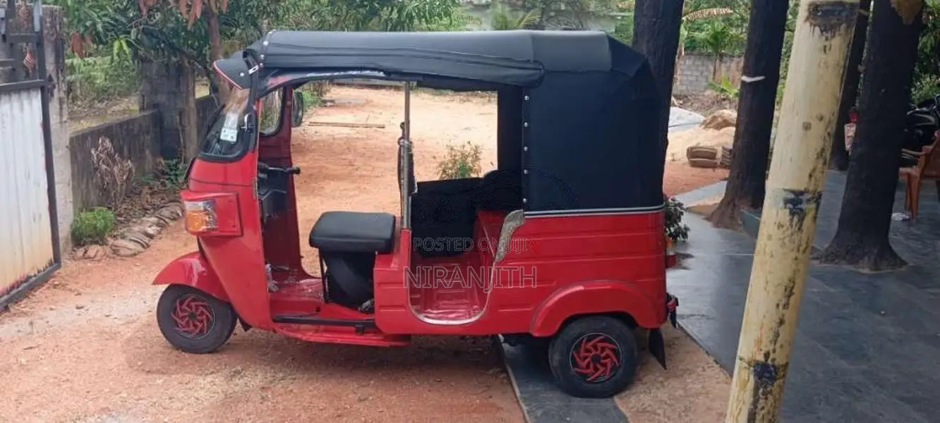 Bajaj 4 Stroke 2010 Three Wheel (Used)