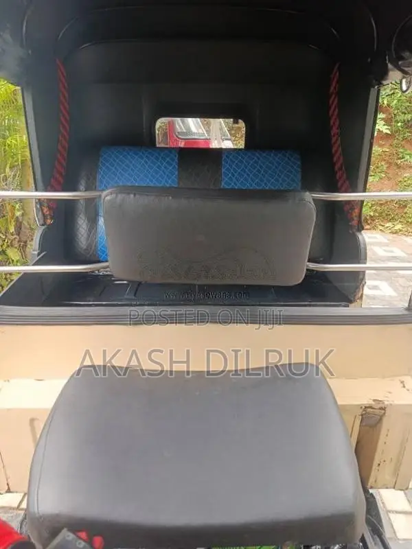 Bajaj 2 Stroke 2005 Three Wheel (Used)