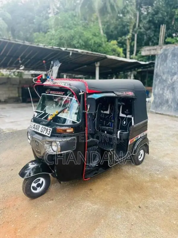 Bajaj 4 Stroke 2014 Three Wheel (Used)