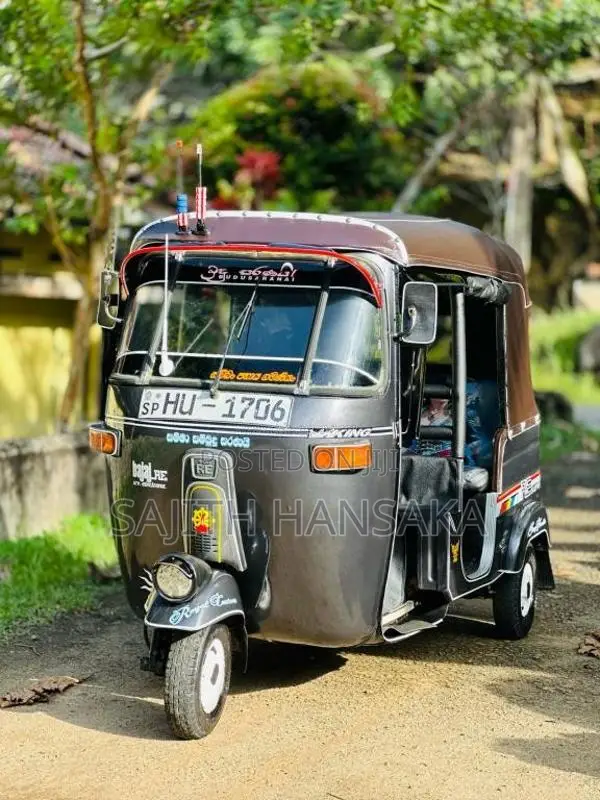 Bajaj RE 2 Stroke 2004 Three Wheel (Used)