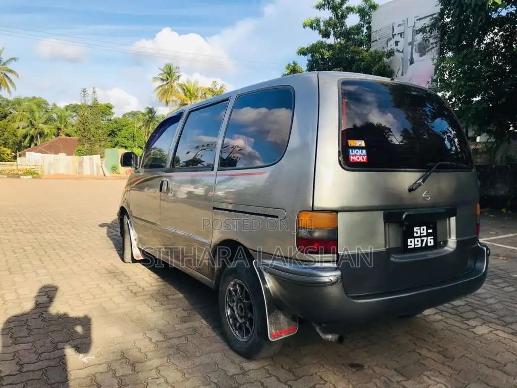 Nissan Serena 1993 Van (Used)