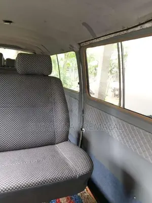 Nissan Caravan 1984 Van (Used)