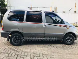 Nissan Serena 1993 Van (Used)