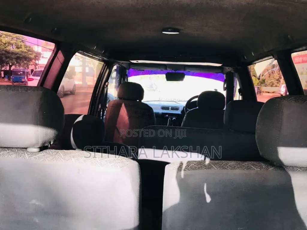 Nissan Serena 1993 Van (Used)